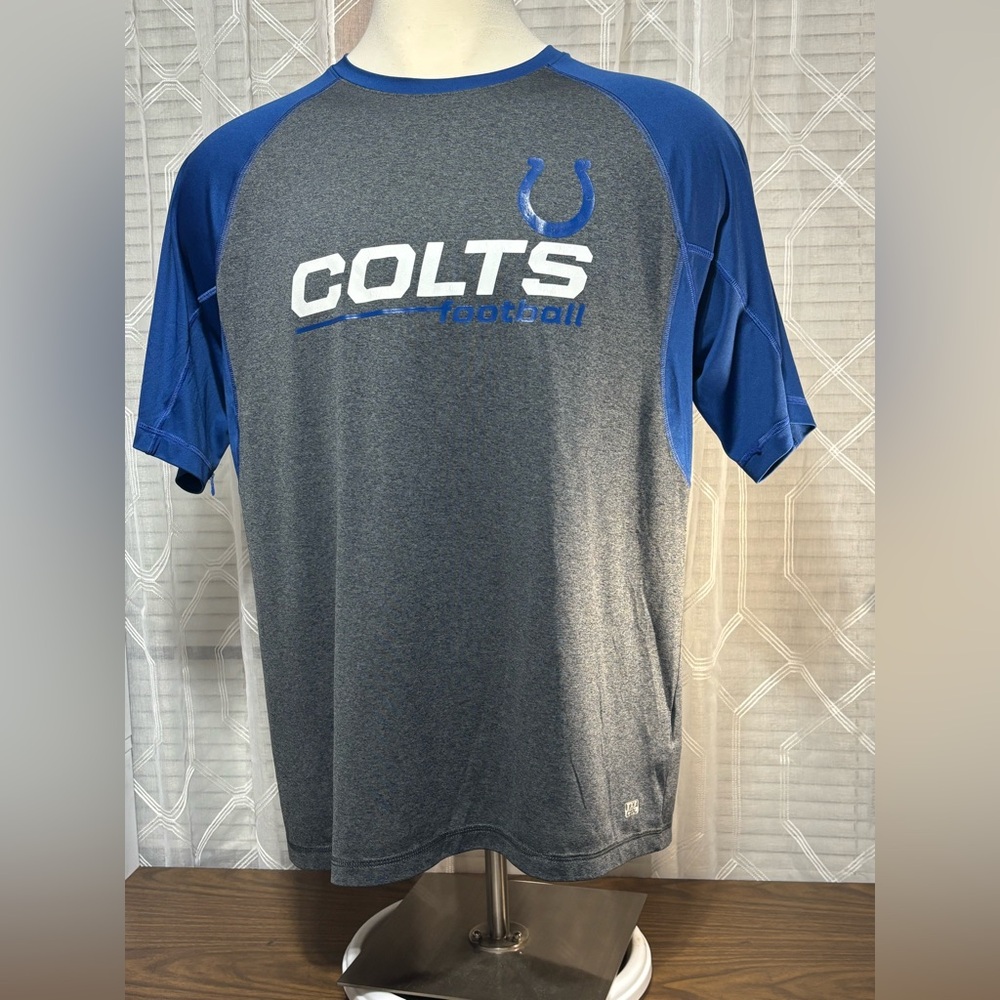 Indianapolis Colts men’s XL Short sleeve TX Cool shirt 30”L 24” p2p